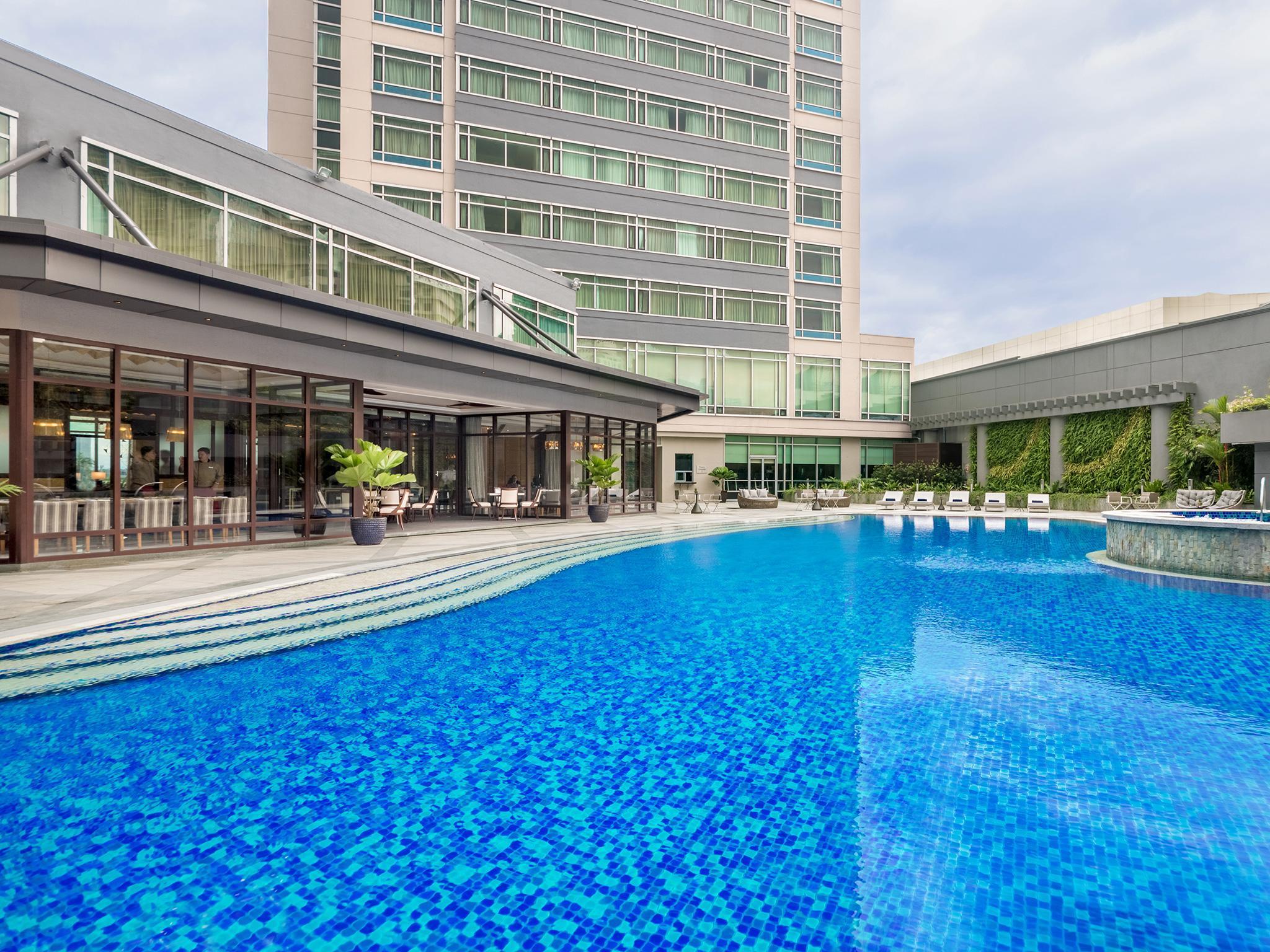 Ascott Makati Hotel Makati City Kültér fotó